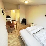 Budget 7 With Free Parking Apartment