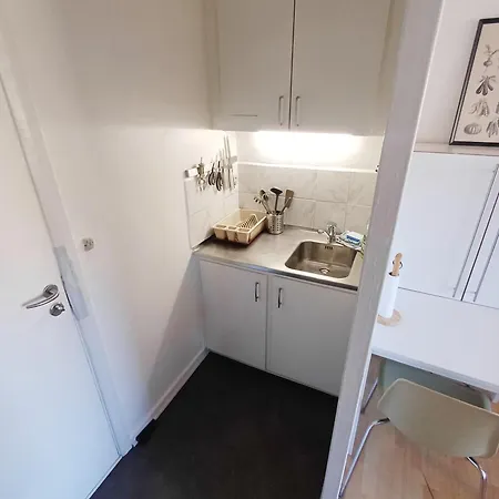 Double Room 7 With Free Parking 아파트